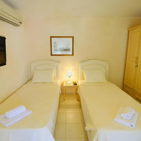 Villa Deniz Ve Doga Manzarali - B 0702 *